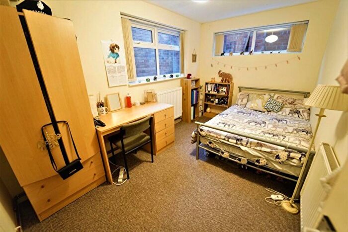 2 Bedroom Flat To Rent In Bentinck Road, Radford, NG7