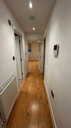 1 Bedroom Flat To Rent In High Street, Hounslow, TW3