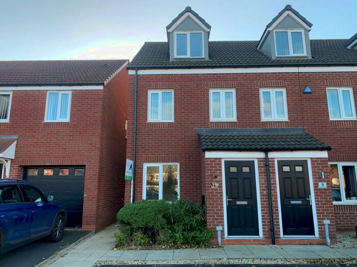 3 Bedroom End Of Terrace House To Rent In Goldcrest Lane, Clipstone Village, Mansfield, NG21