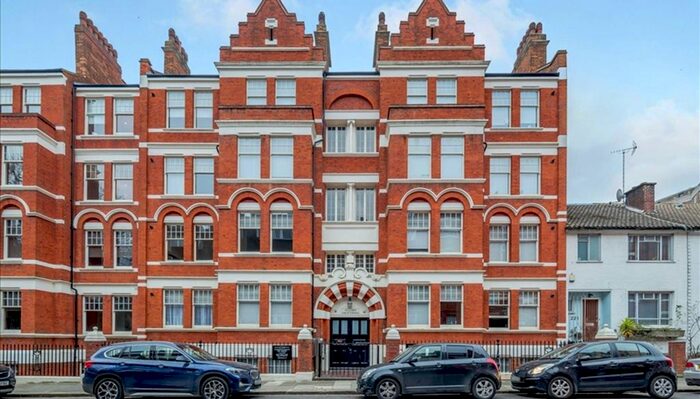 1 Bedroom Flat To Rent In Hamlet Gardens, London, W6