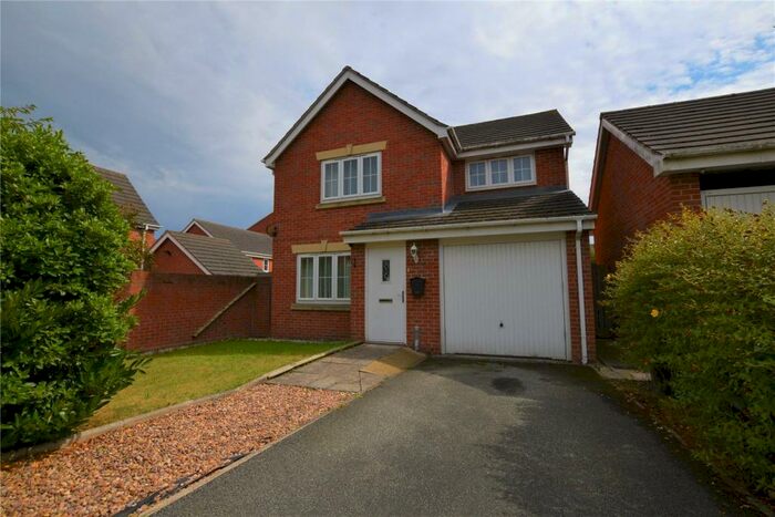 3 Bedroom Detached House To Rent In The Oaks, Leeds, LS10