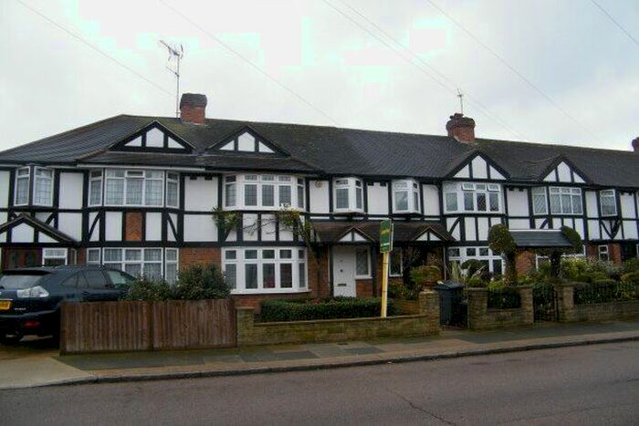 3 Bedroom Property To Rent In Cardinal Avenue, Kingston Upon Thames, KT2