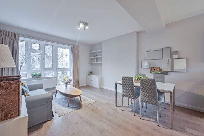 2 Bedroom Flat To Rent In Wiltshire Close, Chelsea, London, SW3
