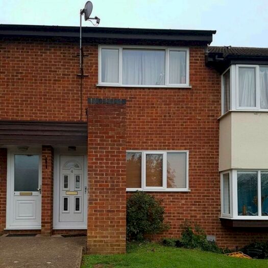 3 Bedroom Maisonette To Rent In Lane End, Hatfield, AL10