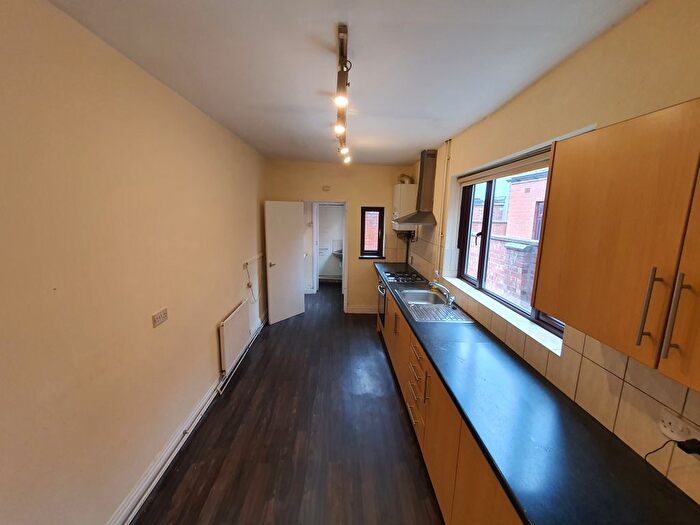 3 Bedroom Terraced House For Sale In Rendell Road, Leicester, LE4