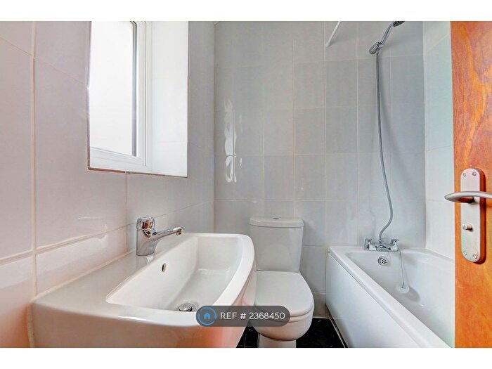 6 Bedroom Terraced House To Rent In Addison Gardens, Kingston Upon Thames, KT5
