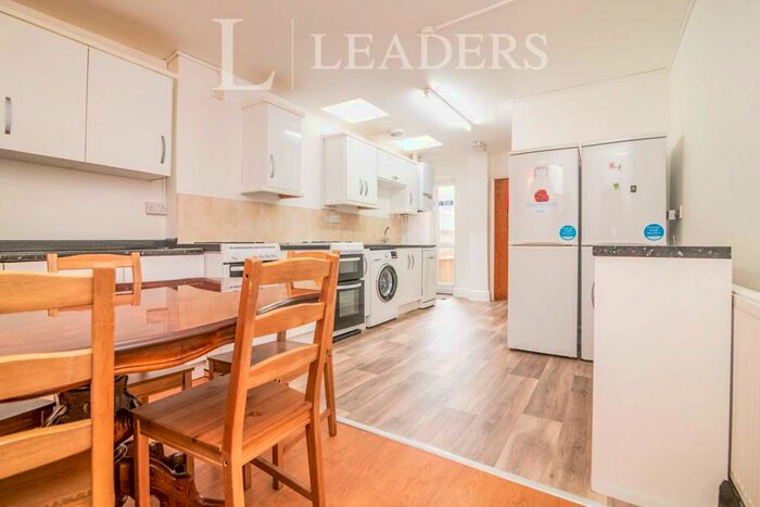 6 Bedroom Terraced House To Rent In Hubert Road, B29