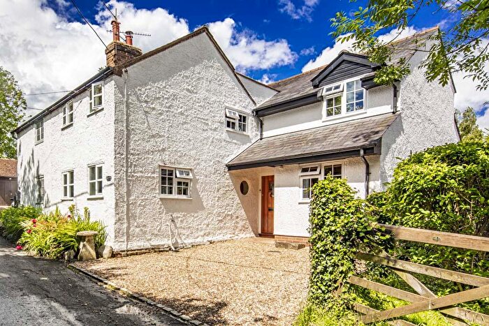 4 Bedroom House For Sale In Beckfords, Upper Basildon, RG8