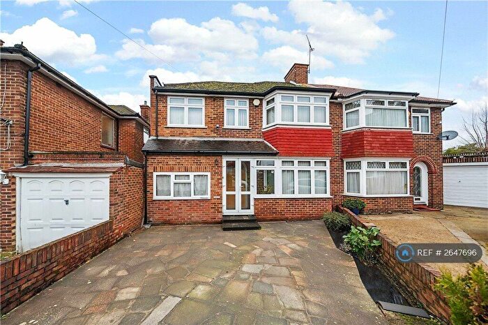 5 Bedroom Semi-Detached House To Rent In Brinkburn Gardens, Edgware, HA8