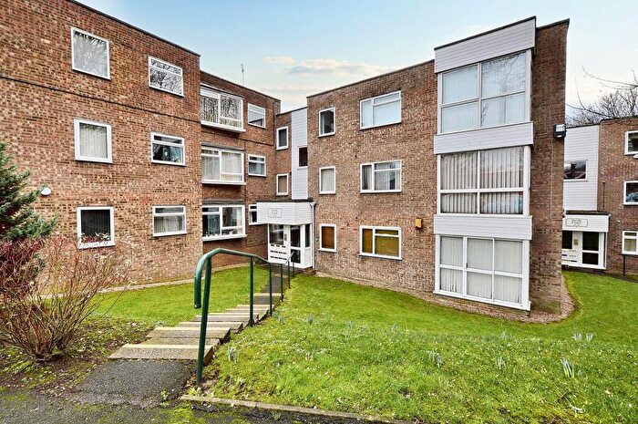 2 Bedroom Flat For Sale In Nevile Court, Salford, M7