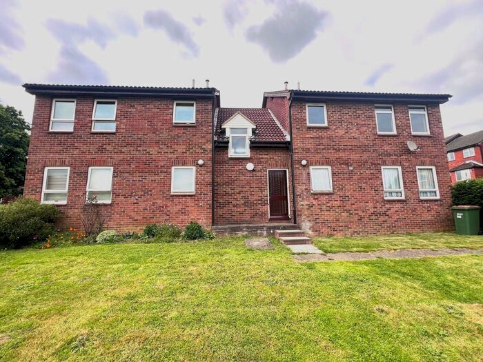 Studio To Rent In Lancaster Close, Bursledon, Southampton, Hampshire, SO31