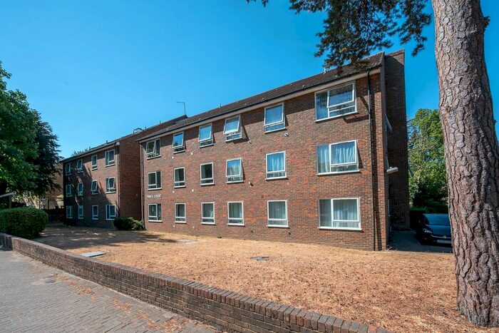 2 Bedroom Flat To Rent In Victoria Drive, Southfields, London, SW19