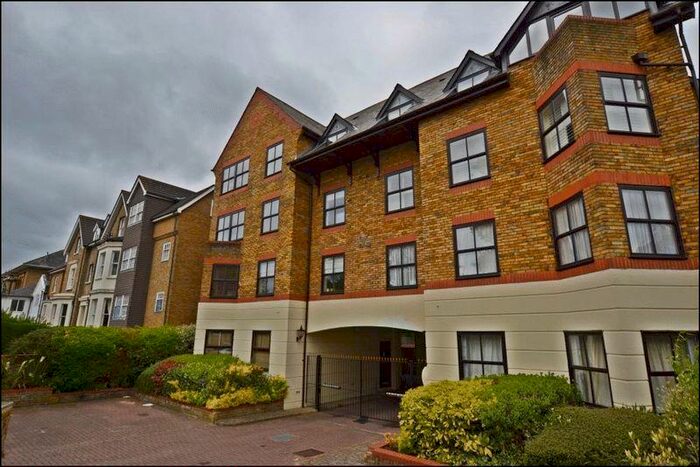 1 Bedroom Flat To Rent In Surbiton Hill Park, Surbiton, KT5