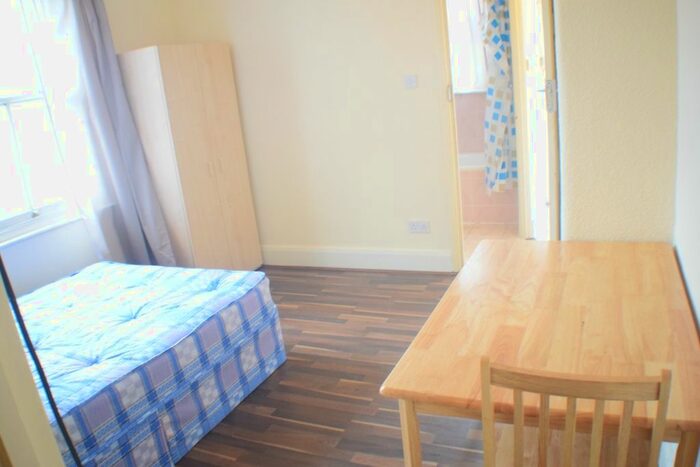 Studio To Rent In East End Road, East Finchley, London, N2