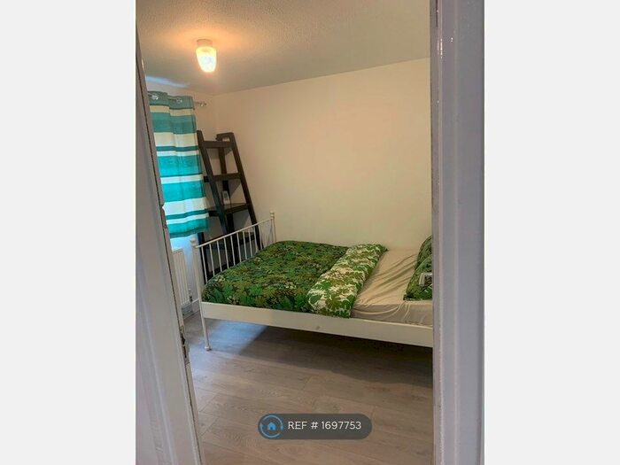 3 Bedroom Terraced House To Rent In Ribblesdale Drive, Manchester, M40