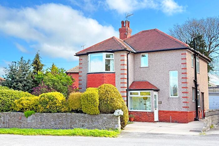 3 Bedroom Detached House For Sale In Skipton Road, Harrogate, HG1