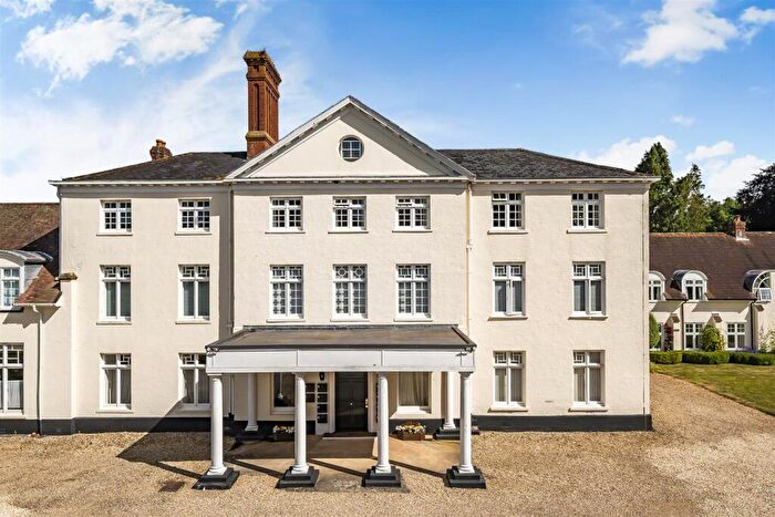 3 Bedroom Apartment For Sale In Farringdon, Exeter, EX5