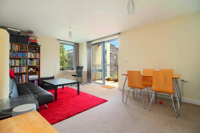 2 Bedroom Flat To Rent In Pooles Park, London, N4