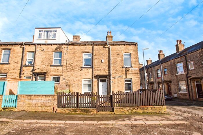 4 Bedroom End Terrace House For Sale In Bethel Street, Halifax, HX3