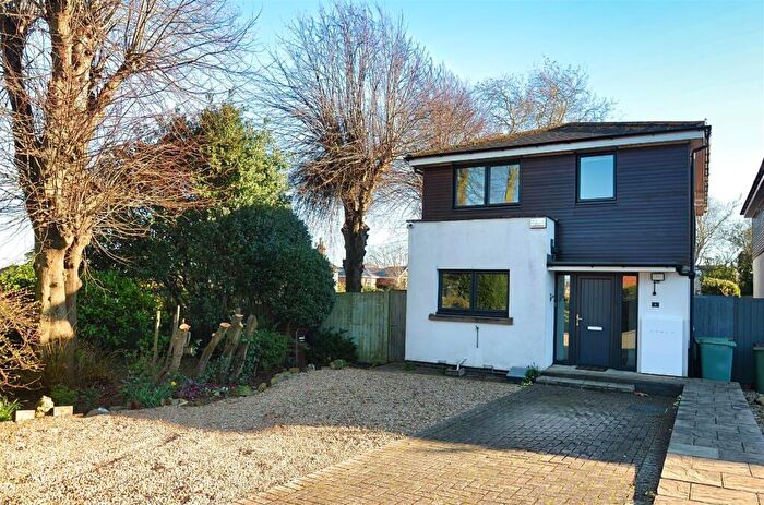 4 Bedroom Detached House For Sale In Elmfield, Ryde, PO33