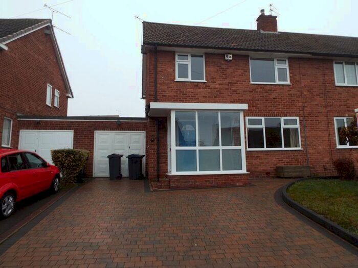 3 Bedroom Semi-Detached House To Rent In St Denis Road, Selly Oak, Birmingham, B29