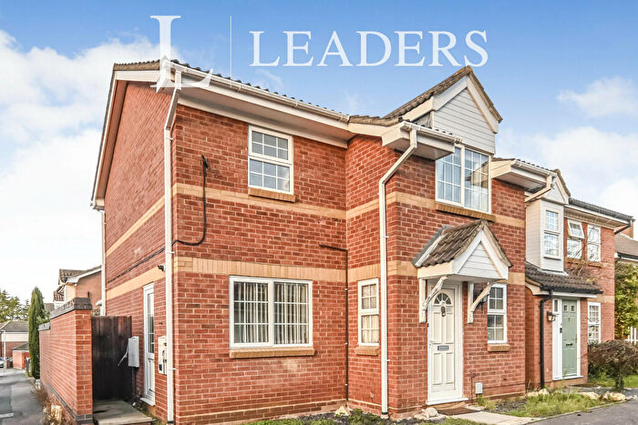 3 Bedroom Detached House To Rent In Lichfield Close, Bedford, MK42