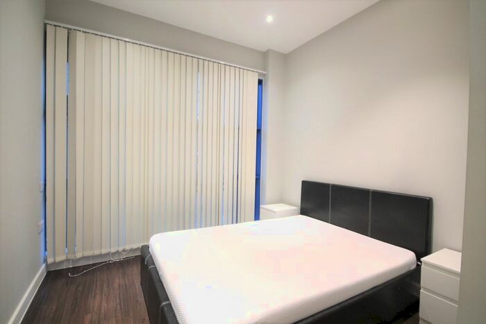 1 Bedroom Flat To Rent In Axis House, Bath Road, UB3