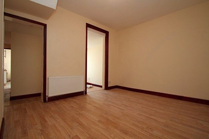 4 Bedroom Terraced House To Rent In Stamford Road, Illford, E6