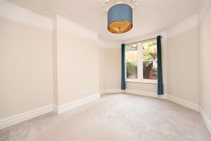 2 Bedroom Flat For Sale In Claremont Avenue, Bishopston, Bristol, BS7