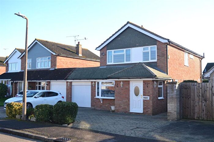 4 Bedroom Detached House For Sale In Vale End, Galleywood, Chelmsford, CM2