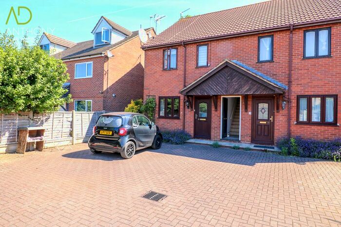 1 Bedroom Maisonette To Rent In Haward Road, Hoddesdon, EN11