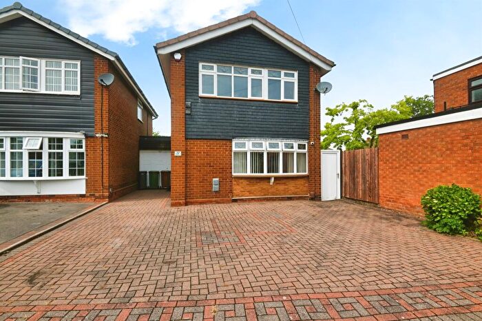 3 Bedroom Detached House For Sale In Elm Farm Avenue, Birmingham, B37