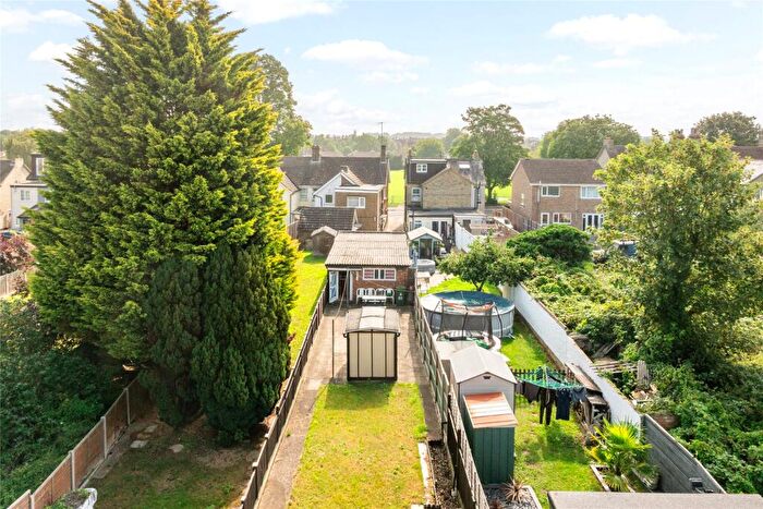 4 Bedroom End Of Terrace House For Sale In Hitchin Road, Stotfold, Bedfordshire, SG5