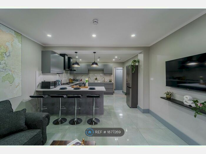 8 Bedroom Semi-Detached House To Rent In Charter Avenue, Coventry, CV4