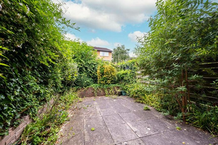 5 Bedroom Semi-Detached House To Rent In Deans Close, East Croydon, Croydon, CR0