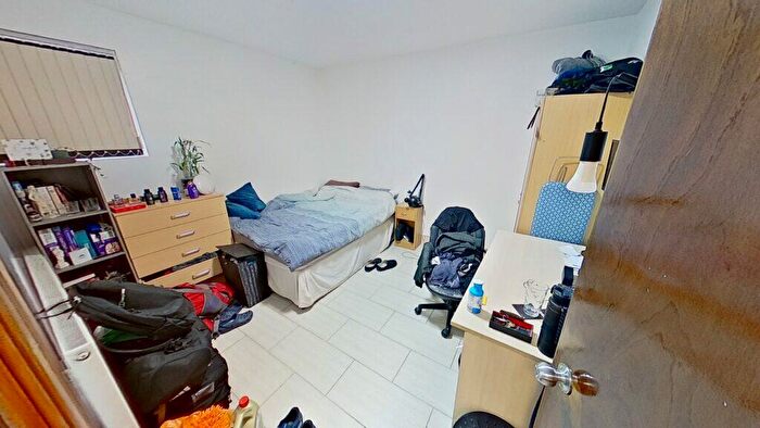6 Bedroom House To Rent In B Dawlish Road, Selly Oak, Birmingham, B29