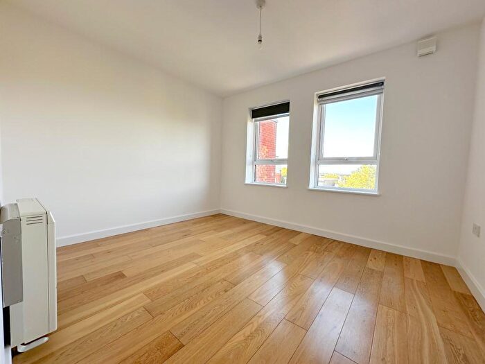 2 Bedroom Apartment To Rent In Rothesay Road, Luton, LU1