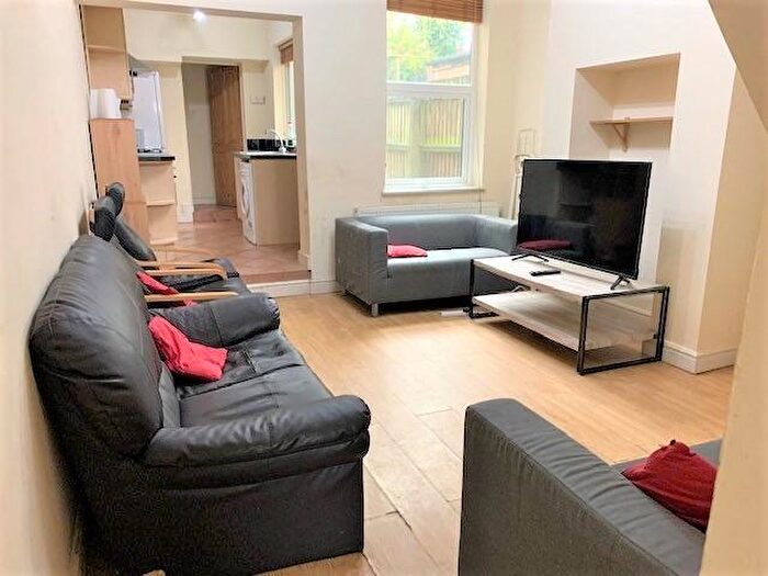 3 Bedroom Terraced House To Rent In Dawlish Road, Selly Oak, Birmingham, B29