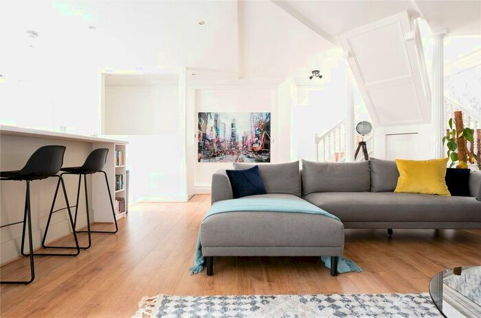 3 Bedroom Maisonette To Rent In Junction Mews, Paddington, London W2