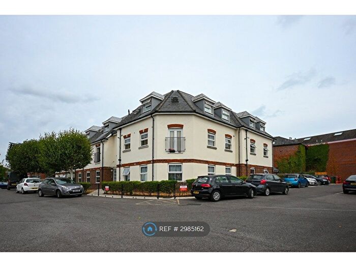2 Bedroom Flat To Rent In Brighton Road, Horsham, RH13
