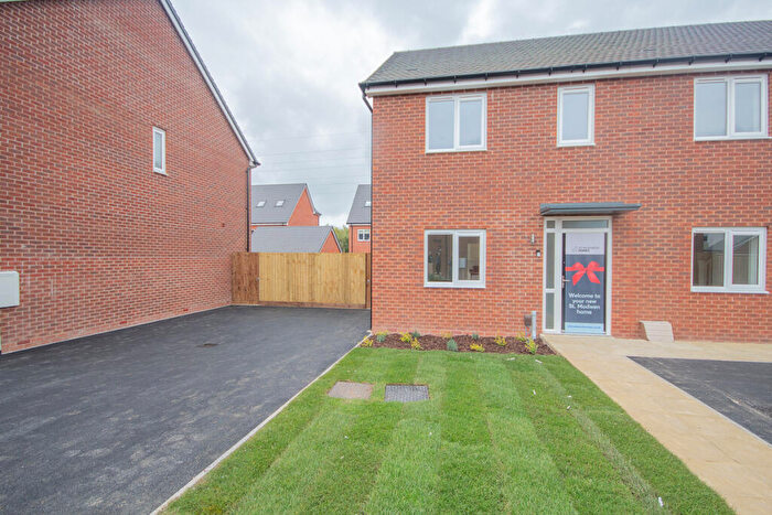 2 Bedroom Town House To Rent In Packington Road, Hilton, Derby, Derbyshire, DE65
