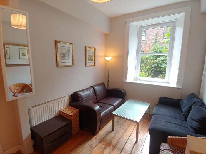 3 Bedroom Flat To Rent In Spittal Street, Edinburgh, EH3