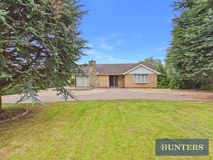 2 Bedroom Detached Bungalow For Sale In Annerley Drive, Bridlington, YO16