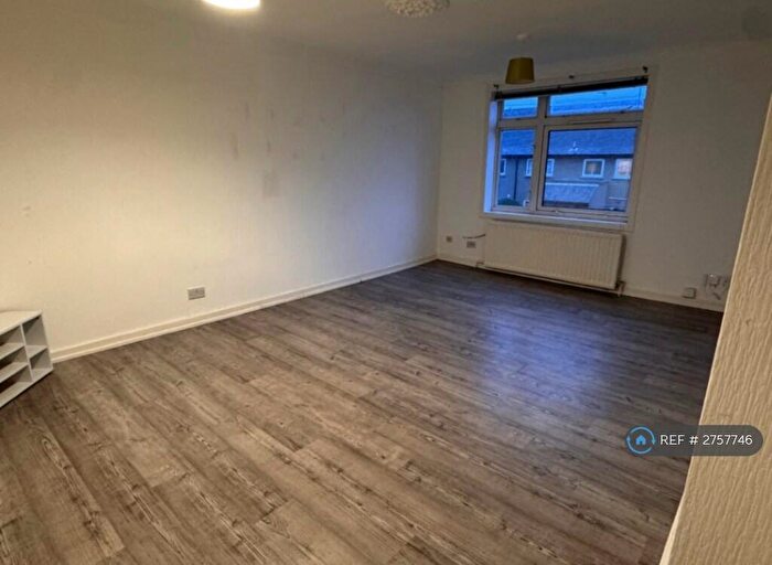 3 Bedroom Flat To Rent In Polton Street, Bonnyrigg, EH19