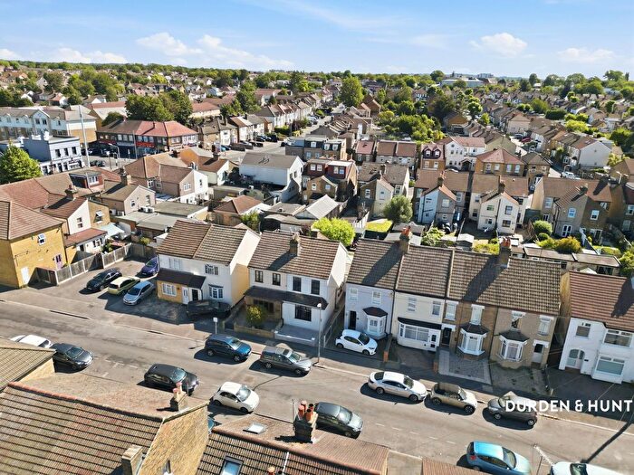 3 Bedroom Semi-Detached House For Sale In Douglas Road, Hornchurch, RM11