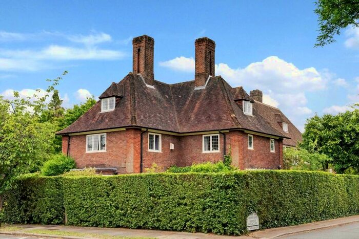 6 Bedroom Detached House To Rent In Turner Close, London, NW11