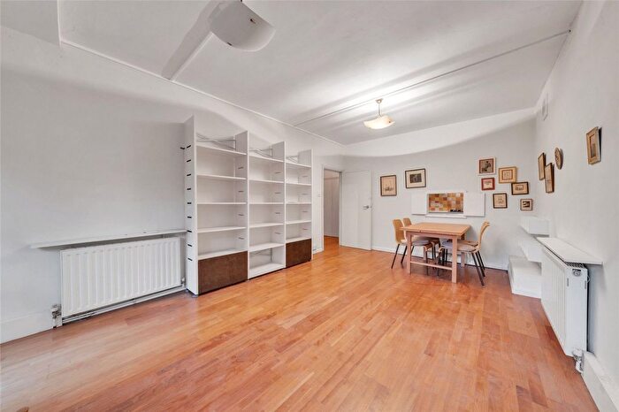 2 Bedroom Flat For Sale In Haverstock Hill, London, NW3