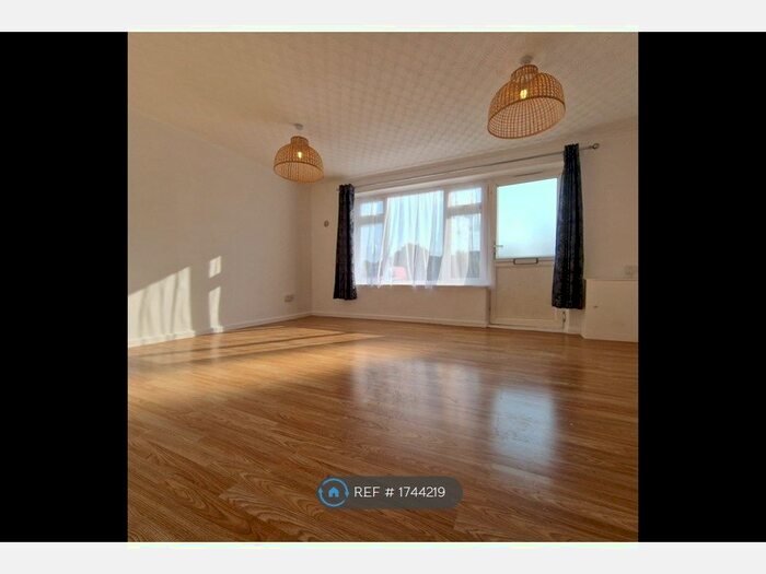 3 Bedroom Flat To Rent In Oak Circle, King's Lynn, PE30