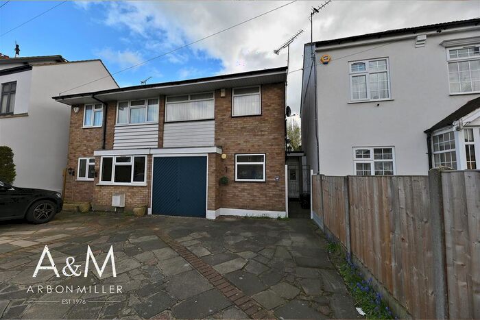 3 Bedroom Semi-Detached House To Rent In Fencepiece Road, Ilford, IG6
