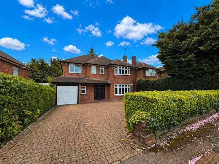 5 Bedroom Detached House For Sale In Wolmer Gardens, Edgware, HA8